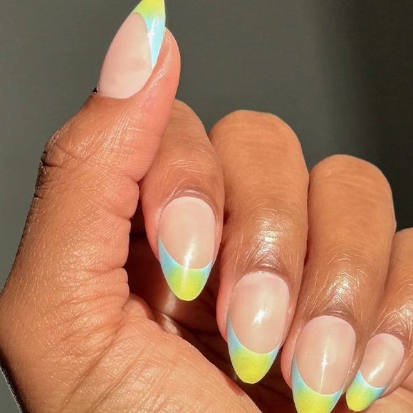 4 sets of Glamnetic Almond Press On Nails - Destination Set - Picture 2 of 7